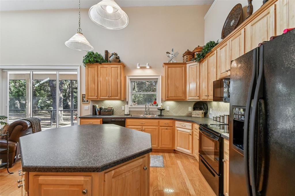 En Venta: $625,000 (4 camas, 3 baños, 2516 Pies cuadrados)