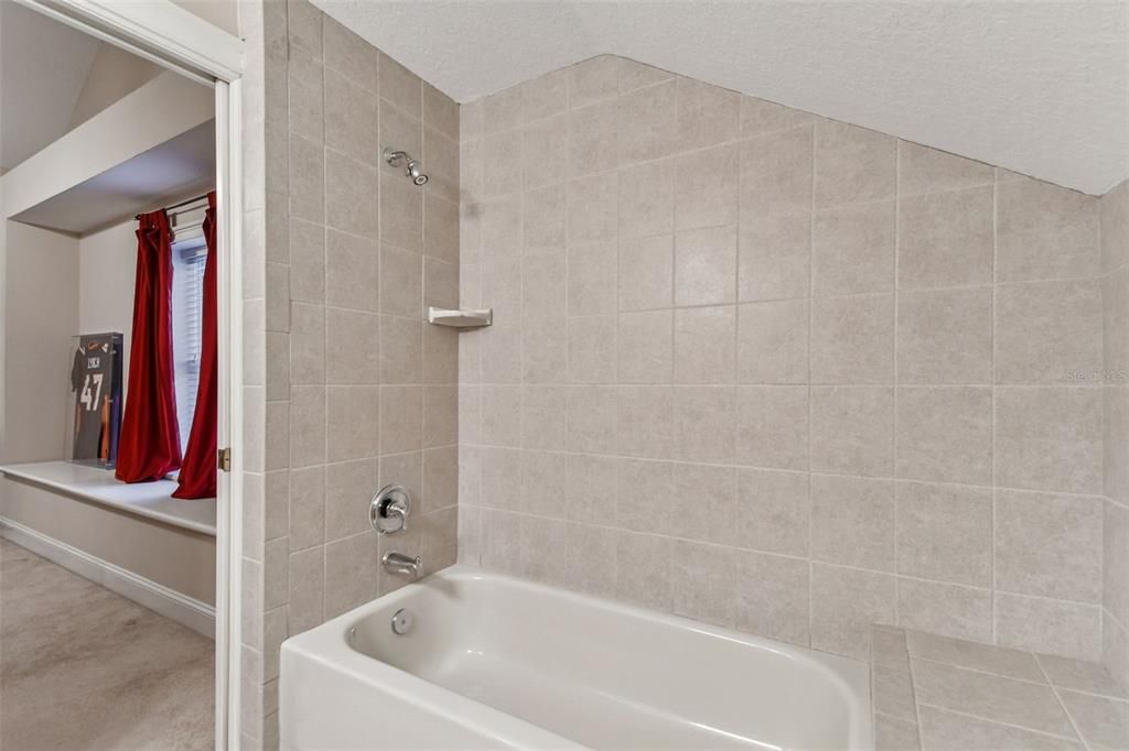 En Venta: $625,000 (4 camas, 3 baños, 2516 Pies cuadrados)