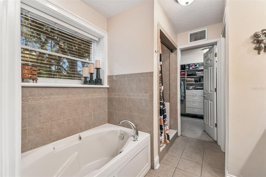 En Venta: $625,000 (4 camas, 3 baños, 2516 Pies cuadrados)