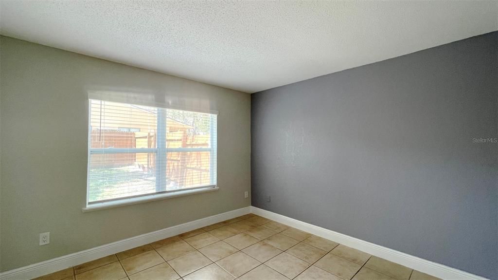 For Sale: $295,000 (2 beds, 2 baths, 982 Square Feet)