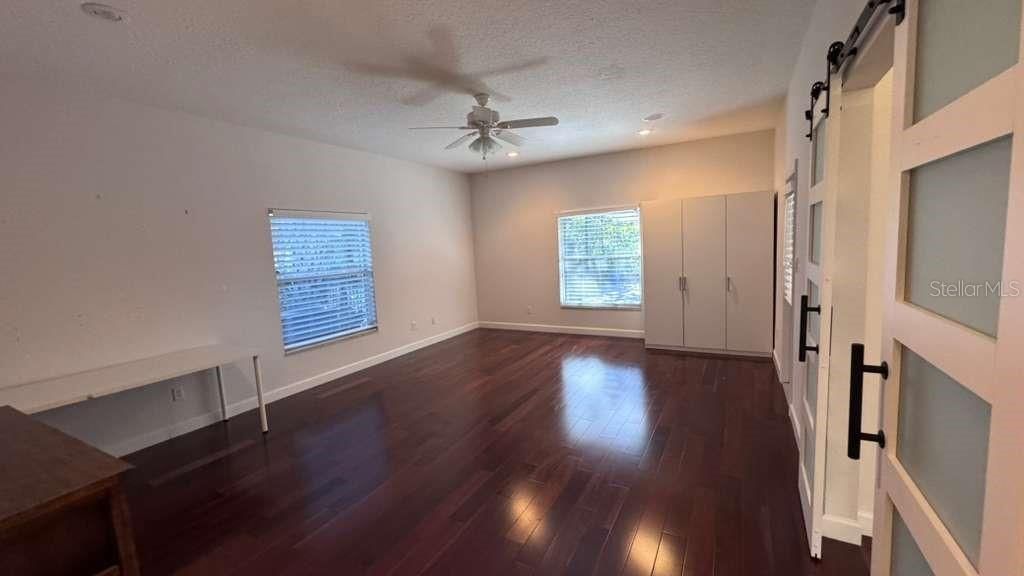 出租: $3,450 (3 贝兹, 2 浴室, 2522 平方英尺)