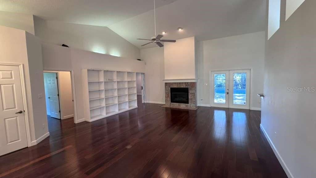 出租: $3,450 (3 贝兹, 2 浴室, 2522 平方英尺)