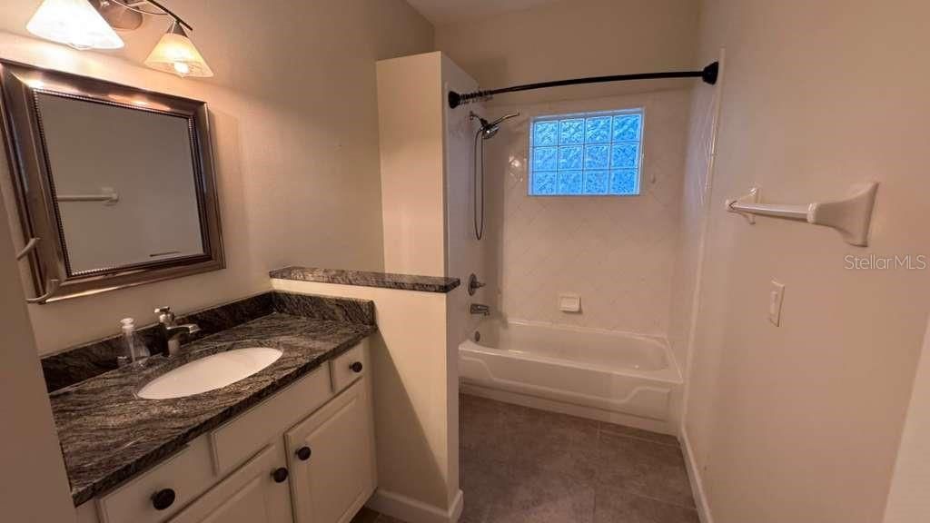 出租: $3,450 (3 贝兹, 2 浴室, 2522 平方英尺)