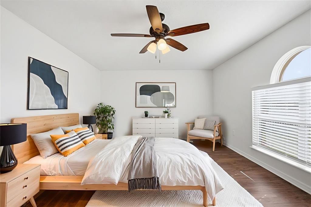 For Sale: $374,900 (4 beds, 2 baths, 2260 Square Feet)