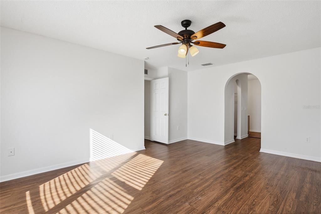 For Sale: $374,900 (4 beds, 2 baths, 2260 Square Feet)