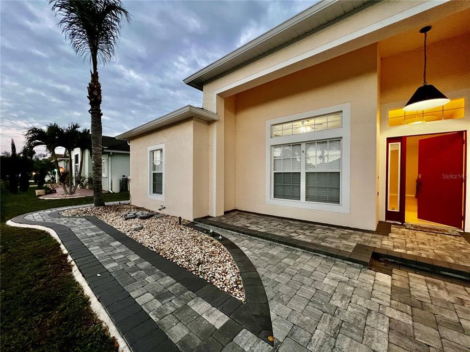 For Rent: $2,550 (3 beds, 2 baths, 1625 Square Feet)