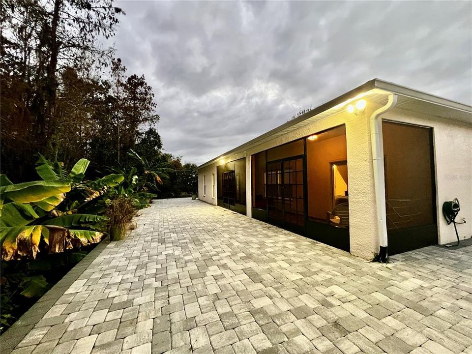 For Rent: $2,550 (3 beds, 2 baths, 1625 Square Feet)