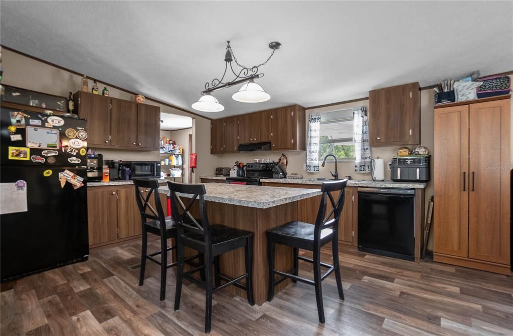 For Sale: $349,000 (5 beds, 3 baths, 2128 Square Feet)