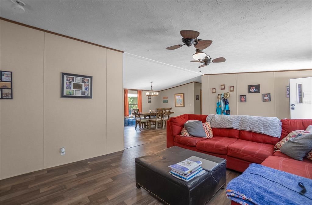 For Sale: $349,000 (5 beds, 3 baths, 2128 Square Feet)