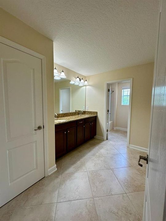 For Rent: $3,500 (4 beds, 2 baths, 2623 Square Feet)