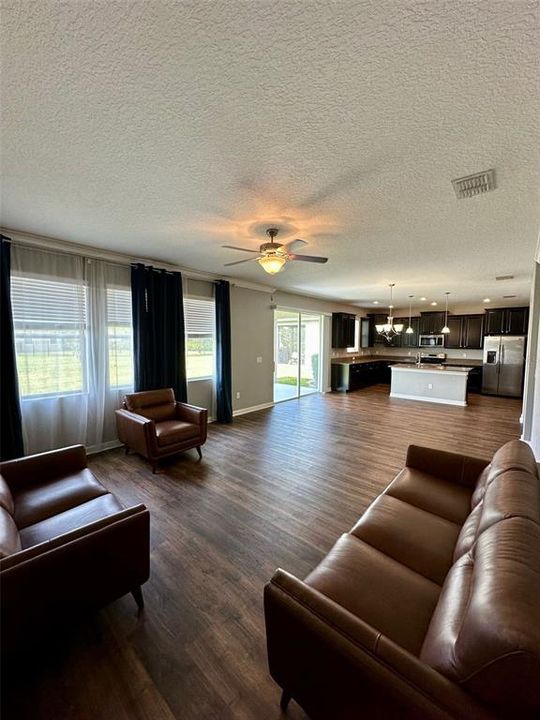 For Rent: $3,500 (4 beds, 2 baths, 2623 Square Feet)