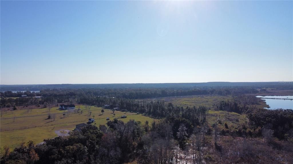 На продажу: $299,000 (35.17 acres)