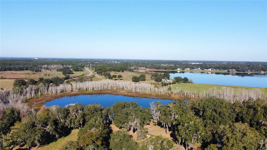 На продажу: $299,000 (35.17 acres)