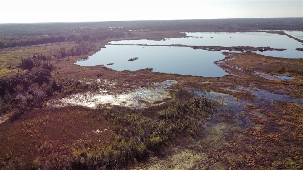 На продажу: $299,000 (35.17 acres)