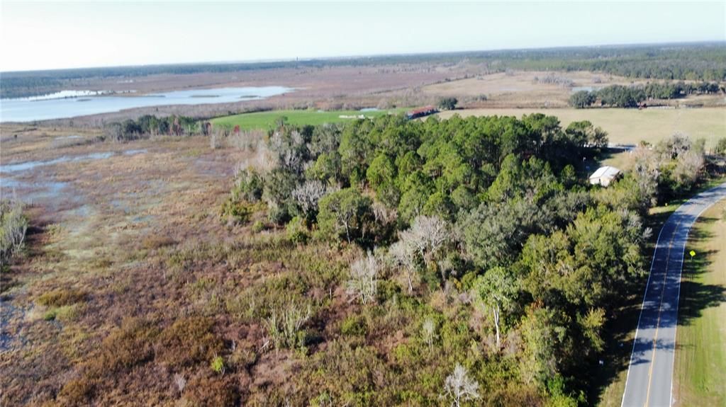 На продажу: $299,000 (35.17 acres)