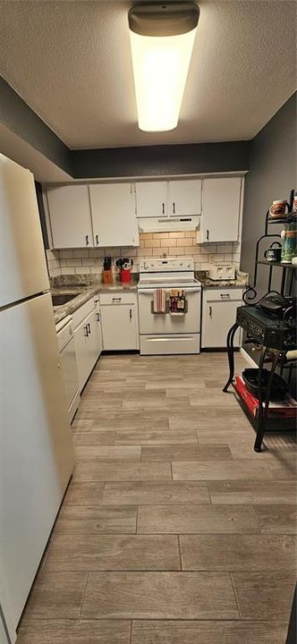 For Sale: $207,000 (3 beds, 2 baths, 1244 Square Feet)