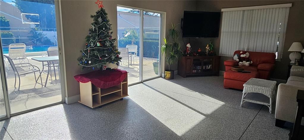 For Sale: $207,000 (3 beds, 2 baths, 1244 Square Feet)