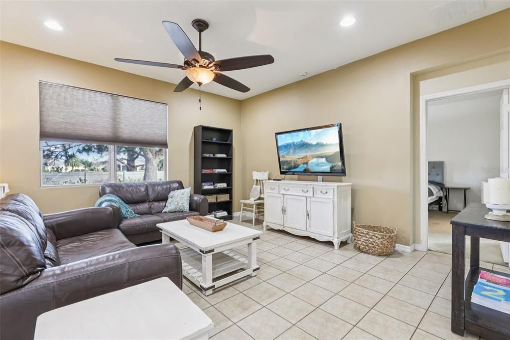 待售: $339,000 (4 贝兹, 2 浴室, 1686 平方英尺)