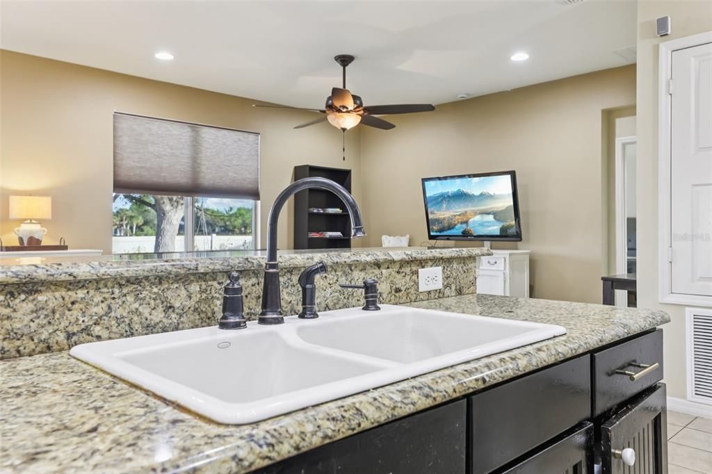 待售: $339,000 (4 贝兹, 2 浴室, 1686 平方英尺)