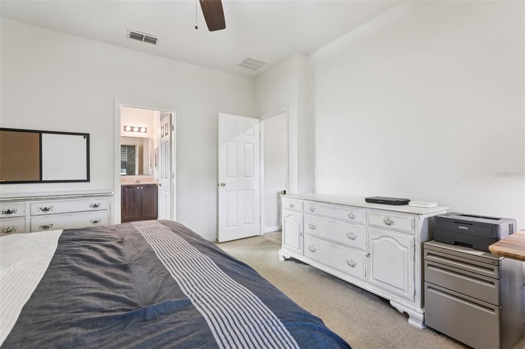 待售: $339,000 (4 贝兹, 2 浴室, 1686 平方英尺)