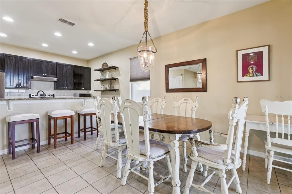 待售: $339,000 (4 贝兹, 2 浴室, 1686 平方英尺)