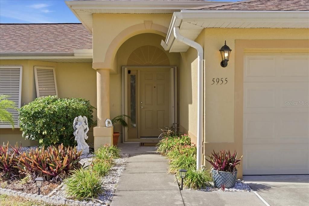 For Sale: $475,000 (3 beds, 2 baths, 1684 Square Feet)