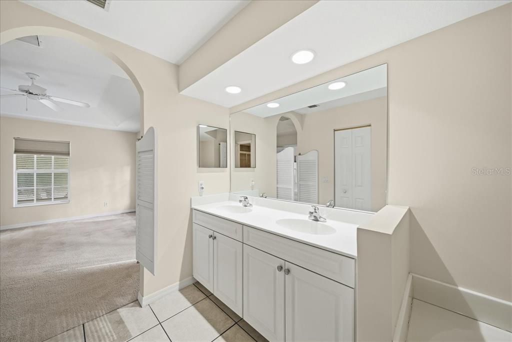 For Sale: $475,000 (3 beds, 2 baths, 1684 Square Feet)