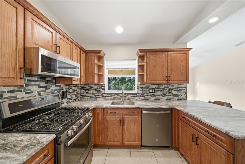 For Sale: $475,000 (3 beds, 2 baths, 1684 Square Feet)