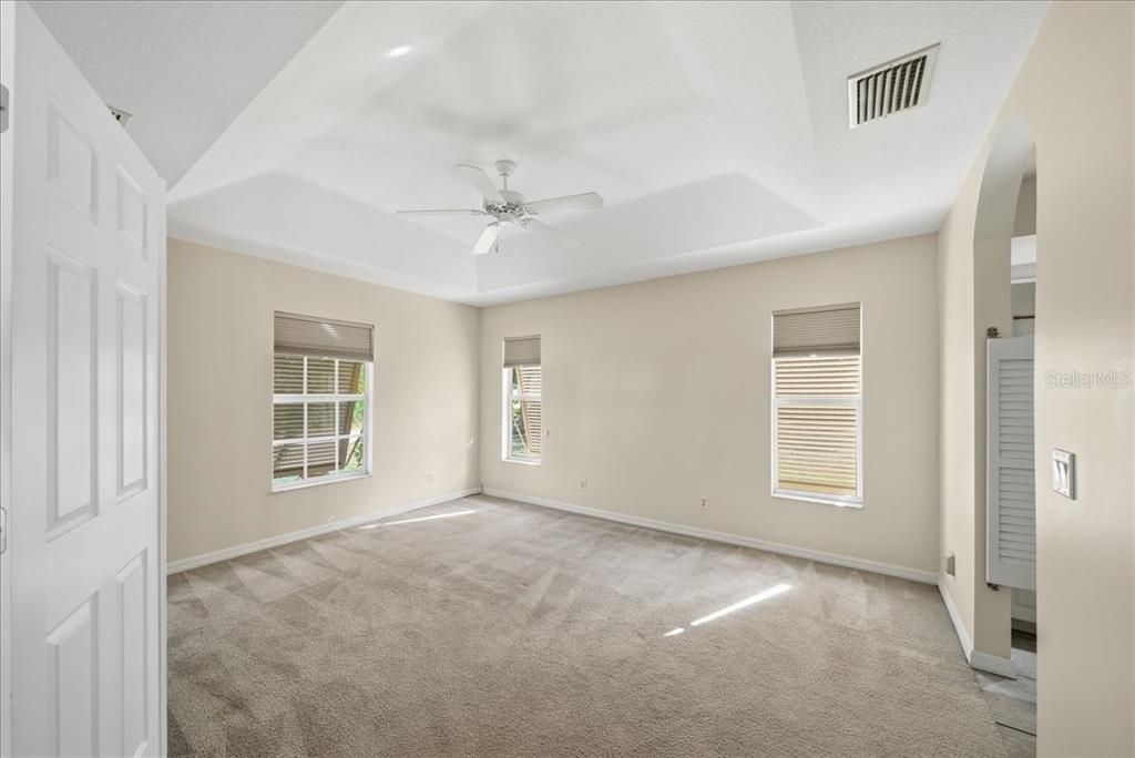 For Sale: $475,000 (3 beds, 2 baths, 1684 Square Feet)