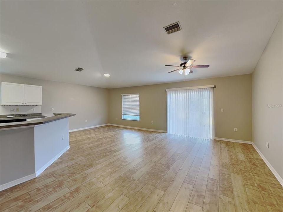 出租: $2,119 (3 贝兹, 2 浴室, 1395 平方英尺)