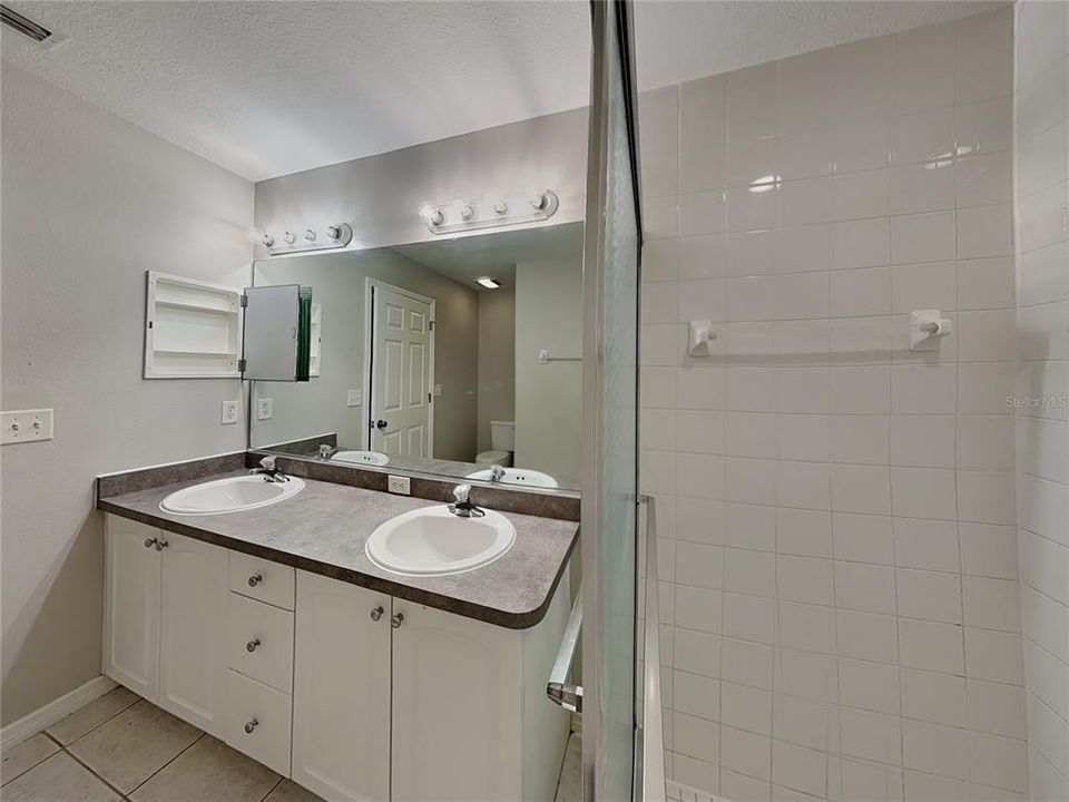 出租: $2,119 (3 贝兹, 2 浴室, 1395 平方英尺)