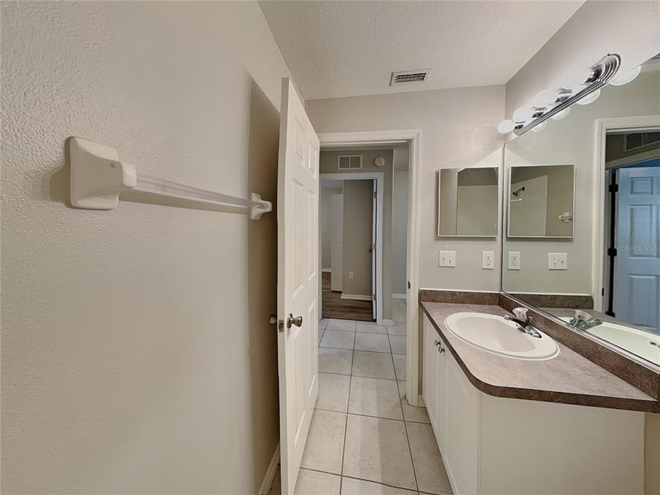 出租: $2,119 (3 贝兹, 2 浴室, 1395 平方英尺)