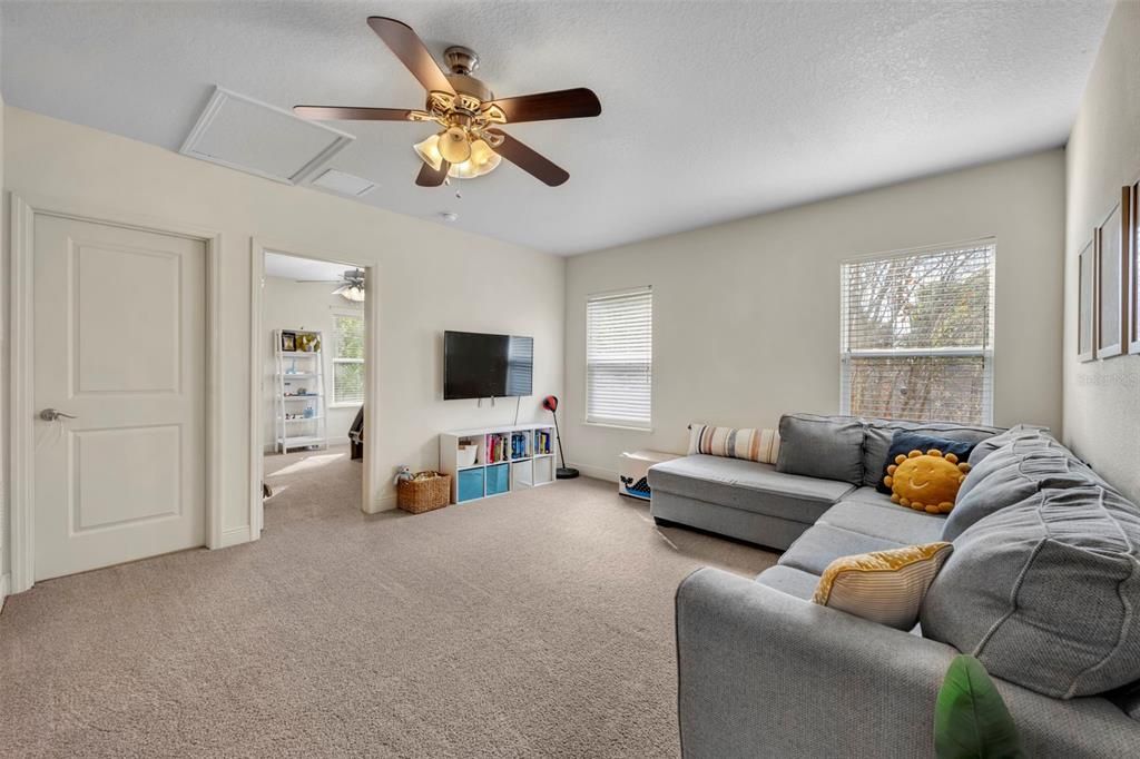 For Sale: $1,200,000 (5 beds, 3 baths, 2868 Square Feet)