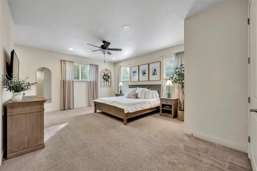 For Sale: $1,200,000 (5 beds, 3 baths, 2868 Square Feet)