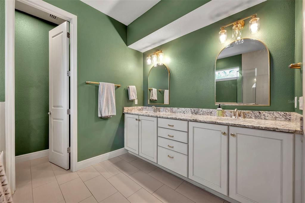 For Sale: $1,200,000 (5 beds, 3 baths, 2868 Square Feet)