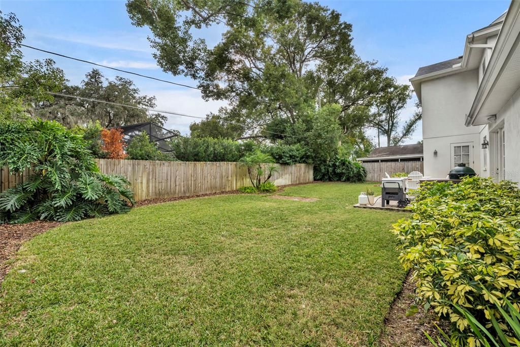 For Sale: $1,200,000 (5 beds, 3 baths, 2868 Square Feet)