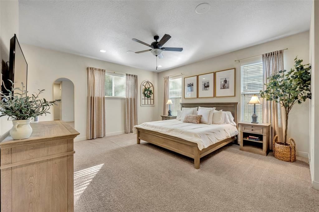 For Sale: $1,200,000 (5 beds, 3 baths, 2868 Square Feet)