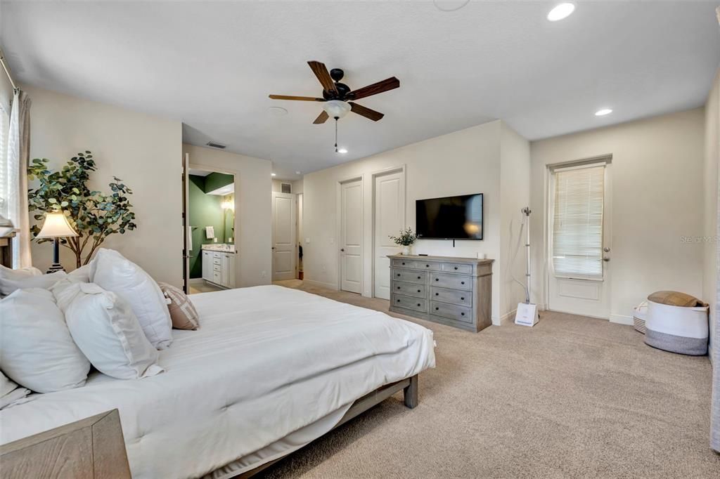 For Sale: $1,200,000 (5 beds, 3 baths, 2868 Square Feet)