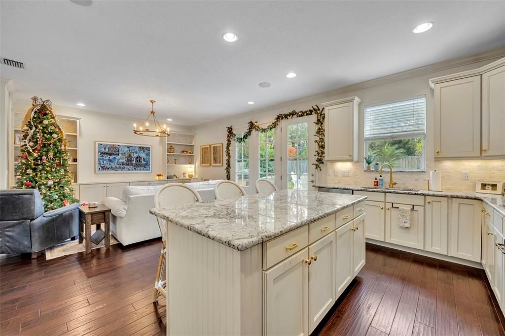 For Sale: $1,200,000 (5 beds, 3 baths, 2868 Square Feet)