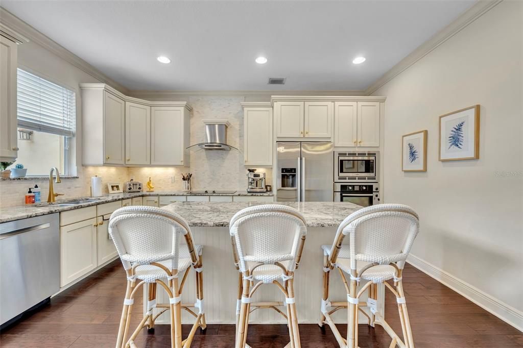 For Sale: $1,200,000 (5 beds, 3 baths, 2868 Square Feet)