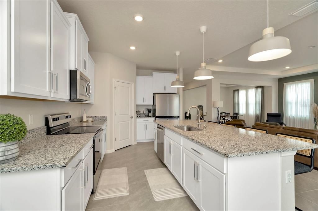 待售: $470,000 (4 贝兹, 3 浴室, 2798 平方英尺)