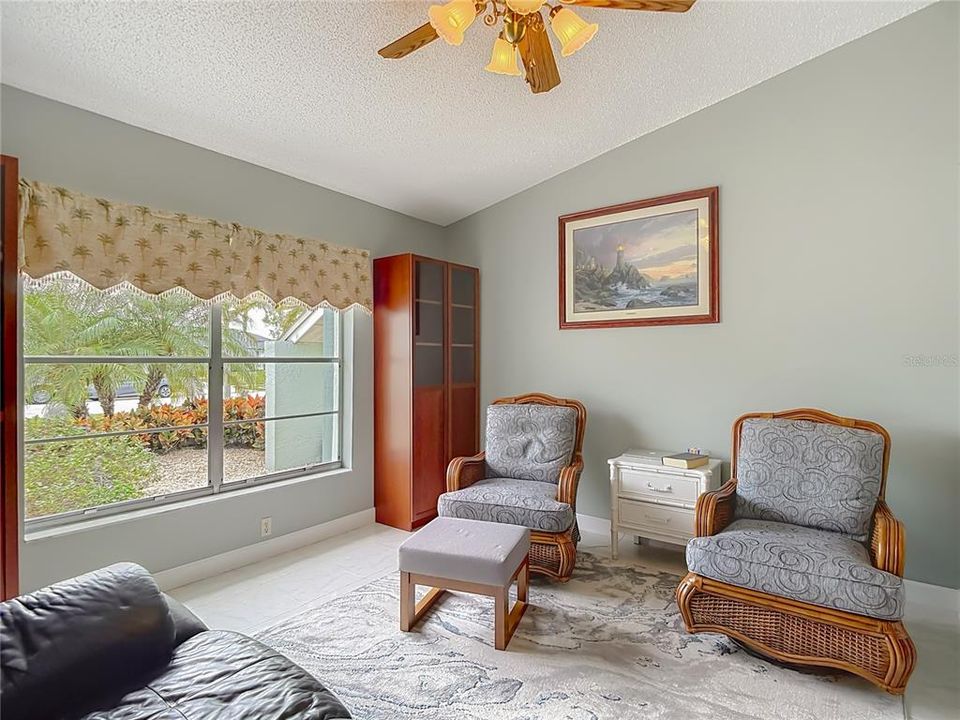 На продажу: $385,000 (3 спален, 2 ванн, 1648 Квадратных фут)