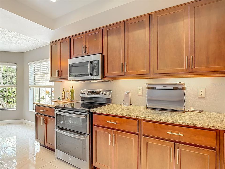 На продажу: $385,000 (3 спален, 2 ванн, 1648 Квадратных фут)