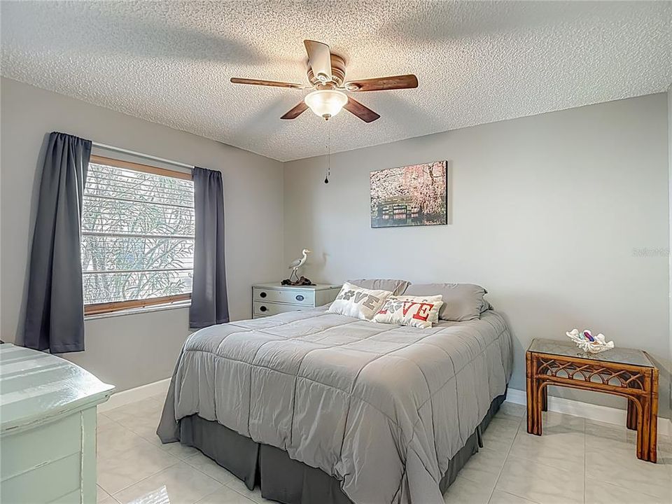 На продажу: $385,000 (3 спален, 2 ванн, 1648 Квадратных фут)