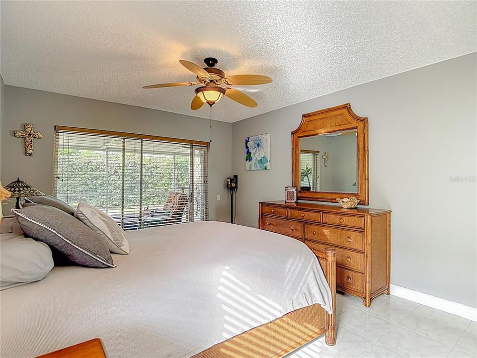 На продажу: $385,000 (3 спален, 2 ванн, 1648 Квадратных фут)