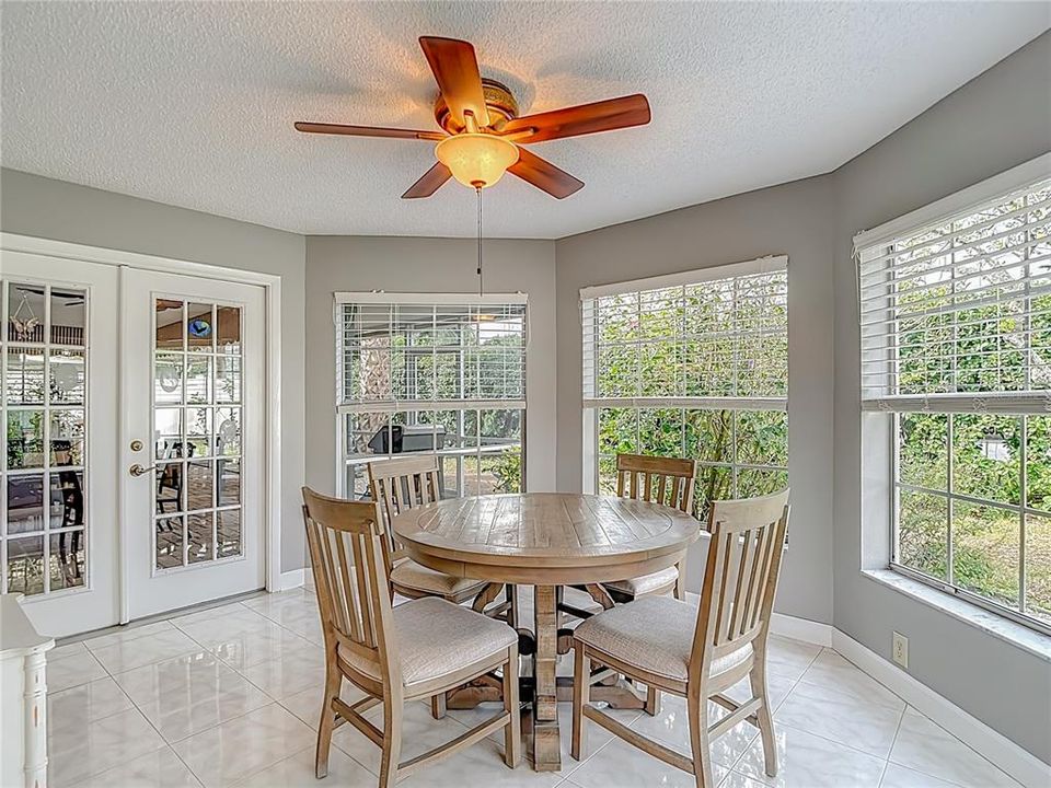 На продажу: $385,000 (3 спален, 2 ванн, 1648 Квадратных фут)