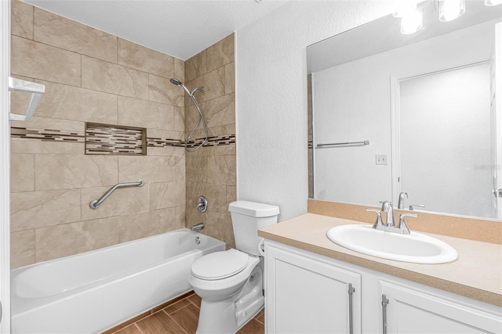 En Venta: $344,800 (4 camas, 2 baños, 2557 Pies cuadrados)