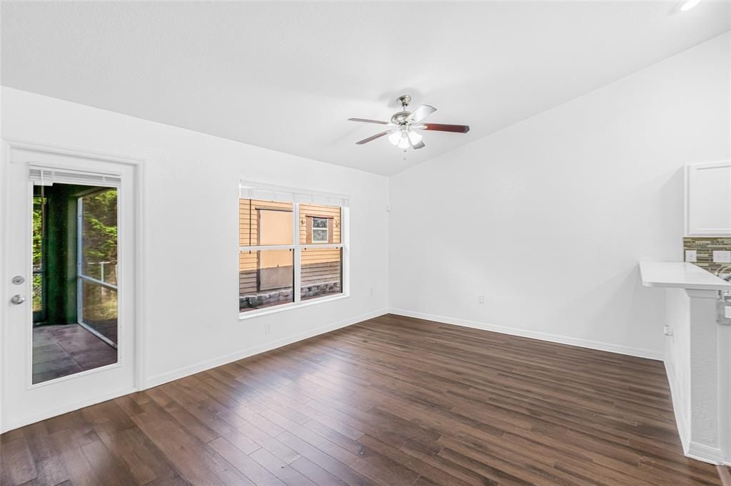 En Venta: $344,800 (4 camas, 2 baños, 2557 Pies cuadrados)