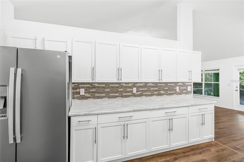 En Venta: $344,800 (4 camas, 2 baños, 2557 Pies cuadrados)