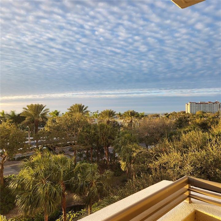 На продажу: $895,000 (2 спален, 2 ванн, 1911 Квадратных фут)